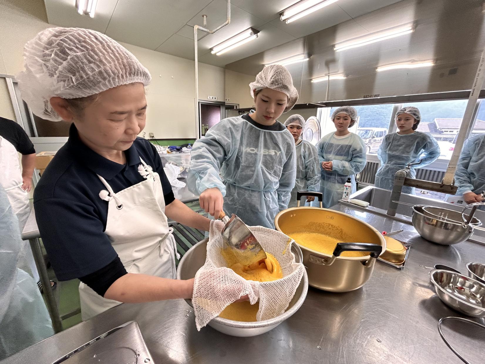 パッションフルーツの果実から作るリッチなフルーツソース-3