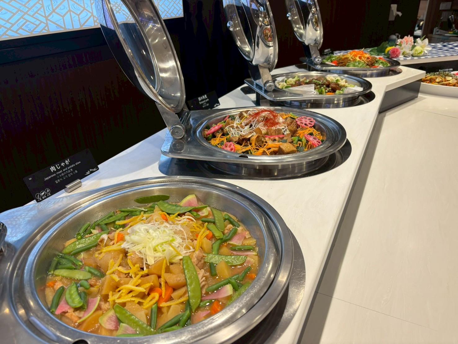 Dining & entertainment-1