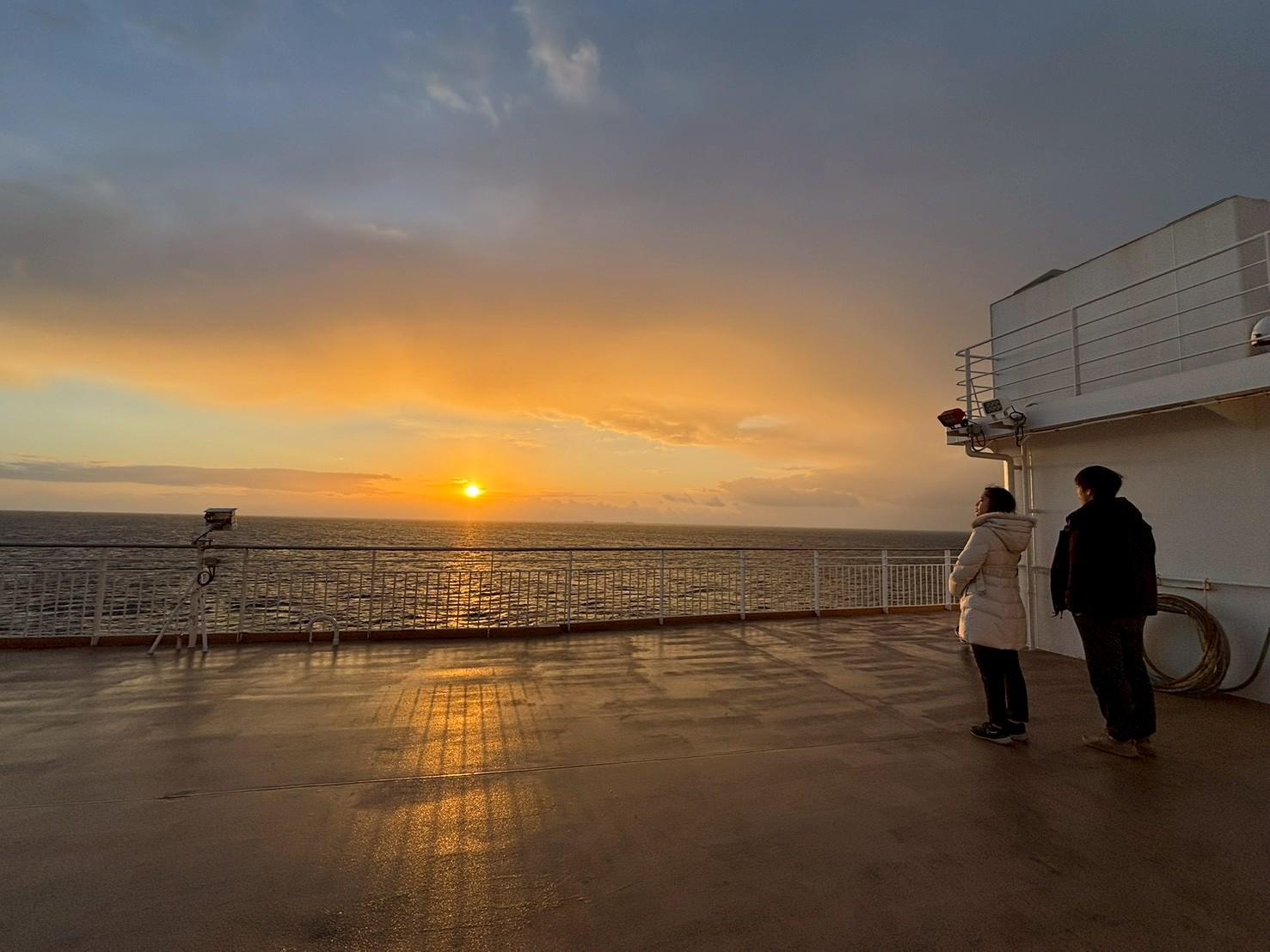 Dining & entertainment-7