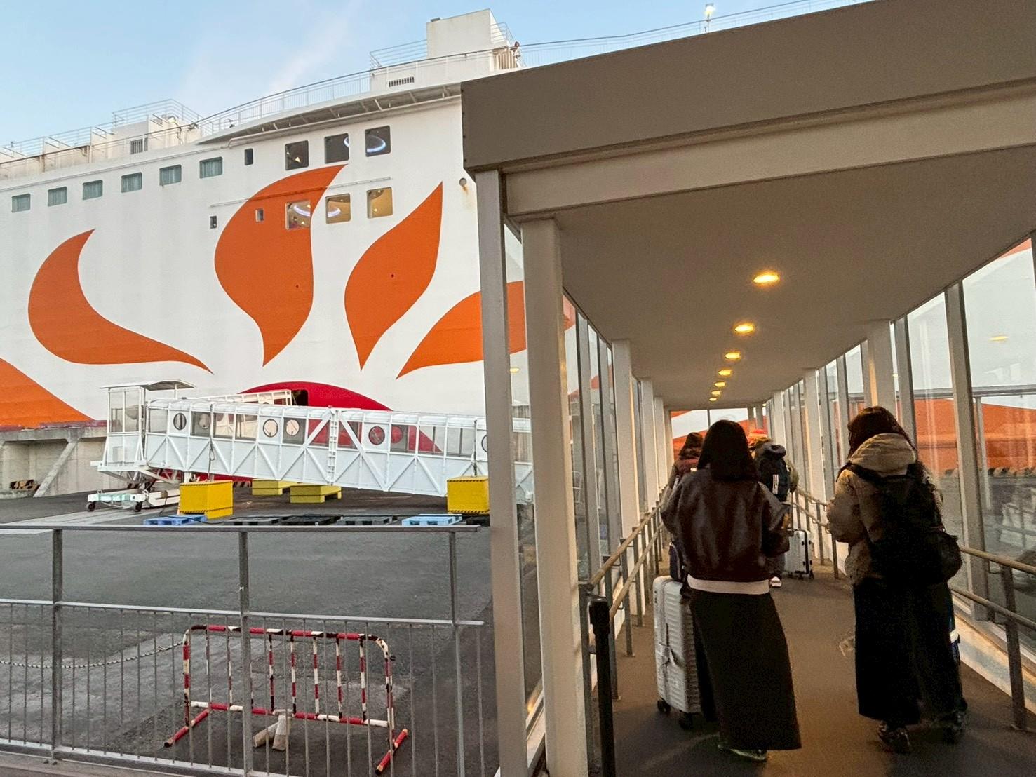 Accessing the ferry terminal in Osaka-7