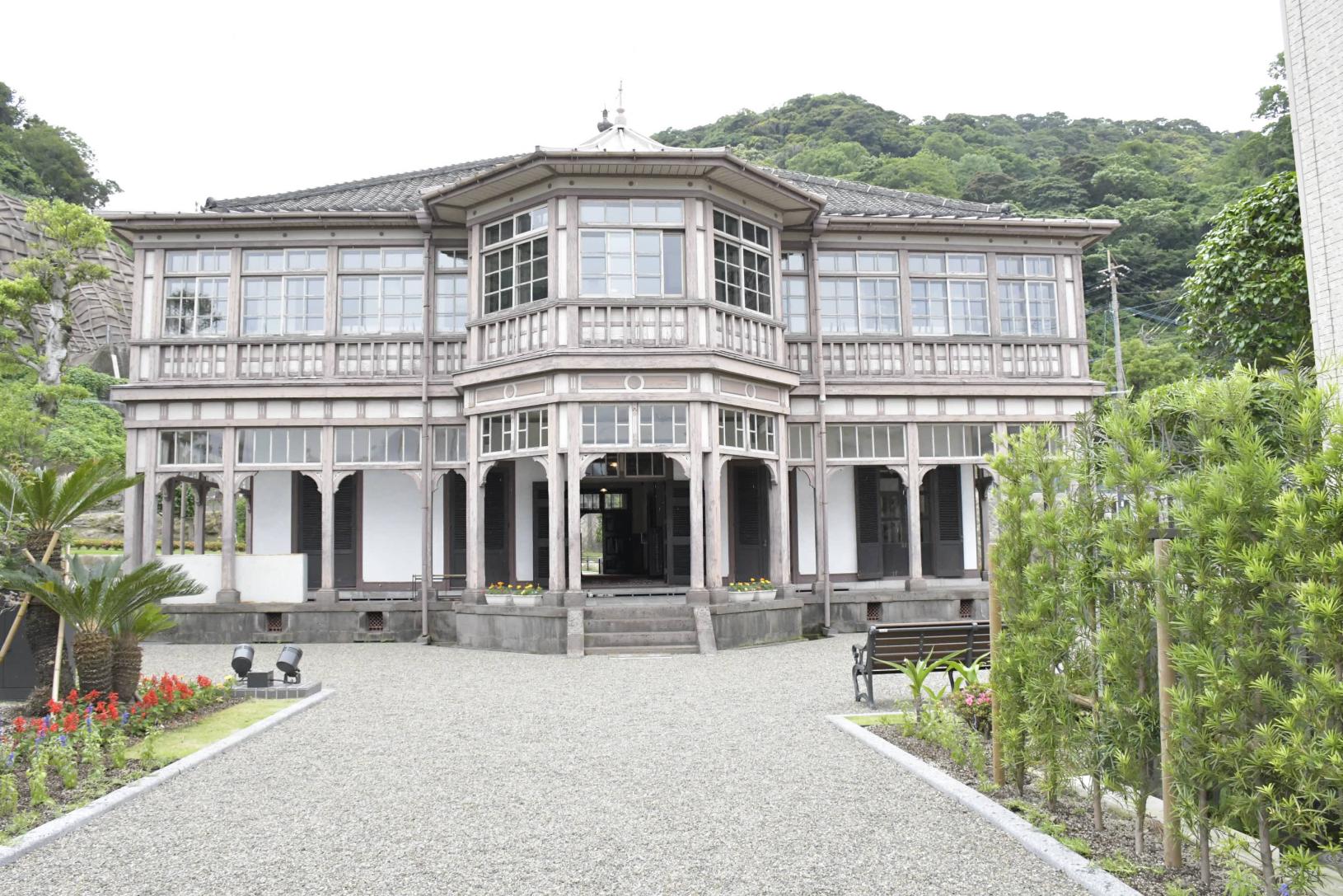02| Sengan-en, Satsuma Kiriko Glassworks and a Scenic Starbucks-9