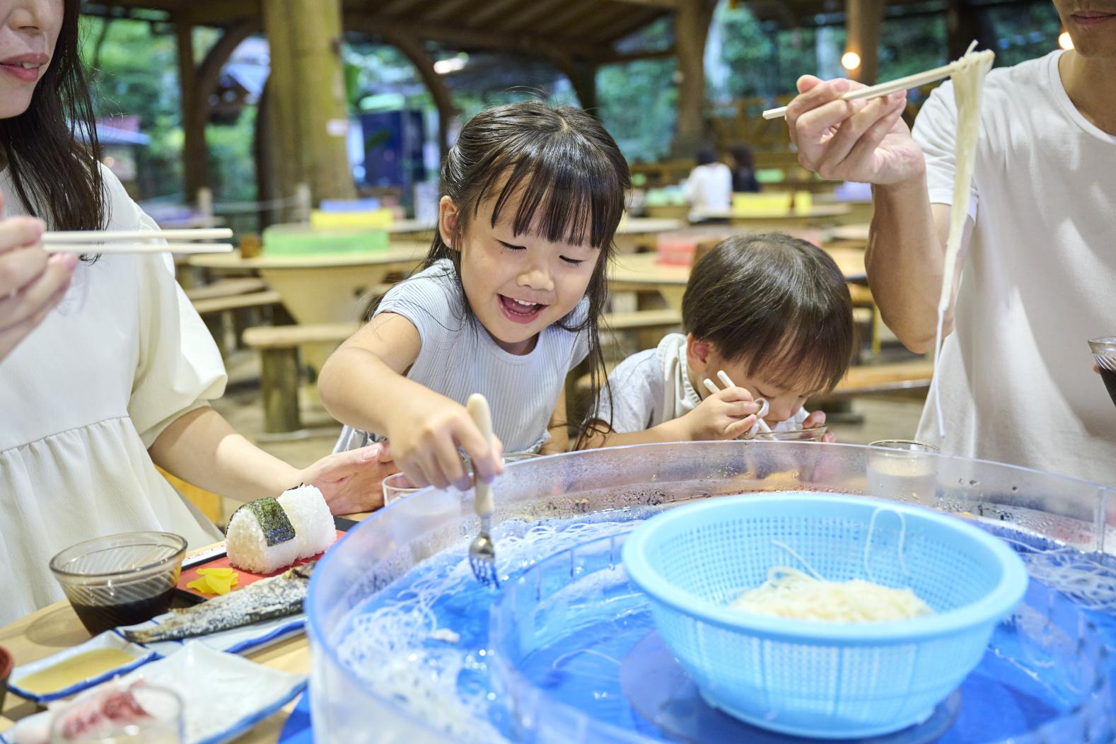 唐船峡そうめん流し（指宿市）-1