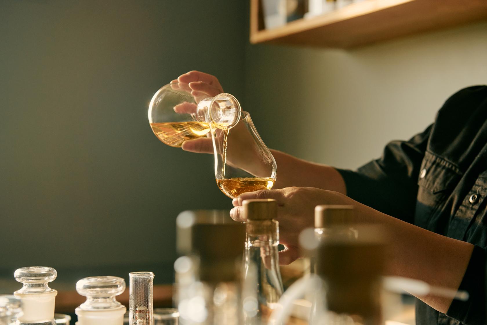 ③ブレンディング体験・蒸溜所ツアー-2