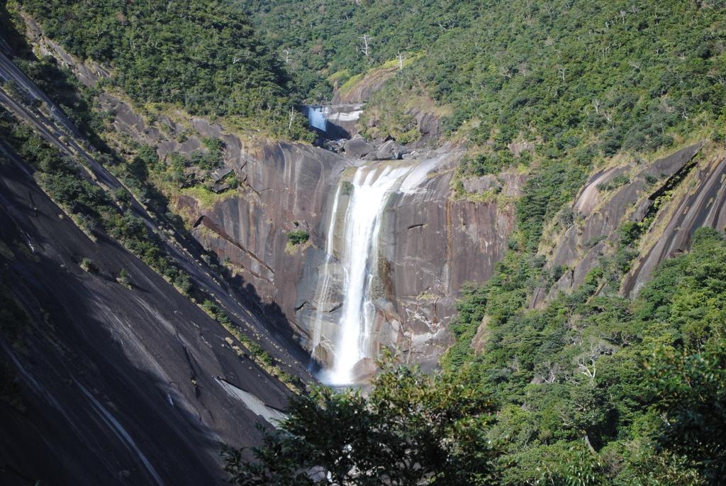 Senpiro-no-taki Waterfall-1