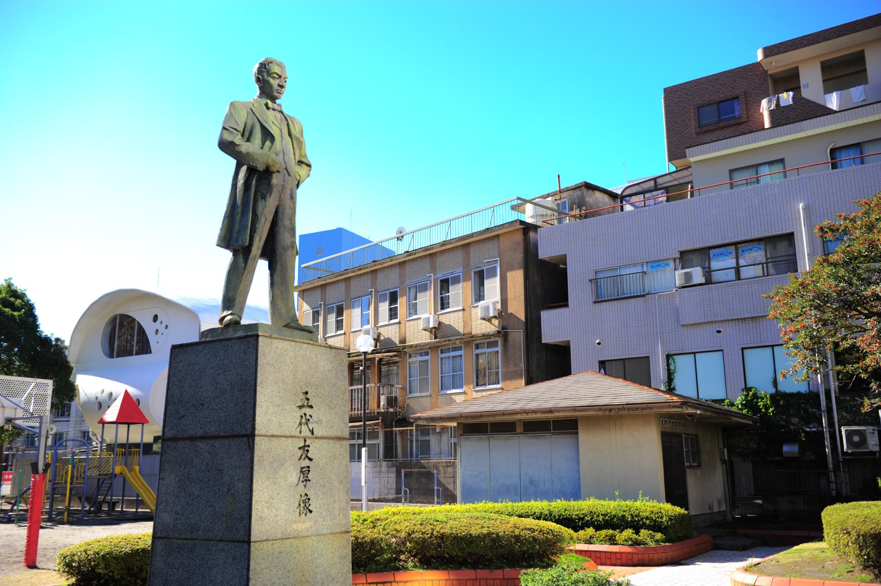 五代友厚銅像-1