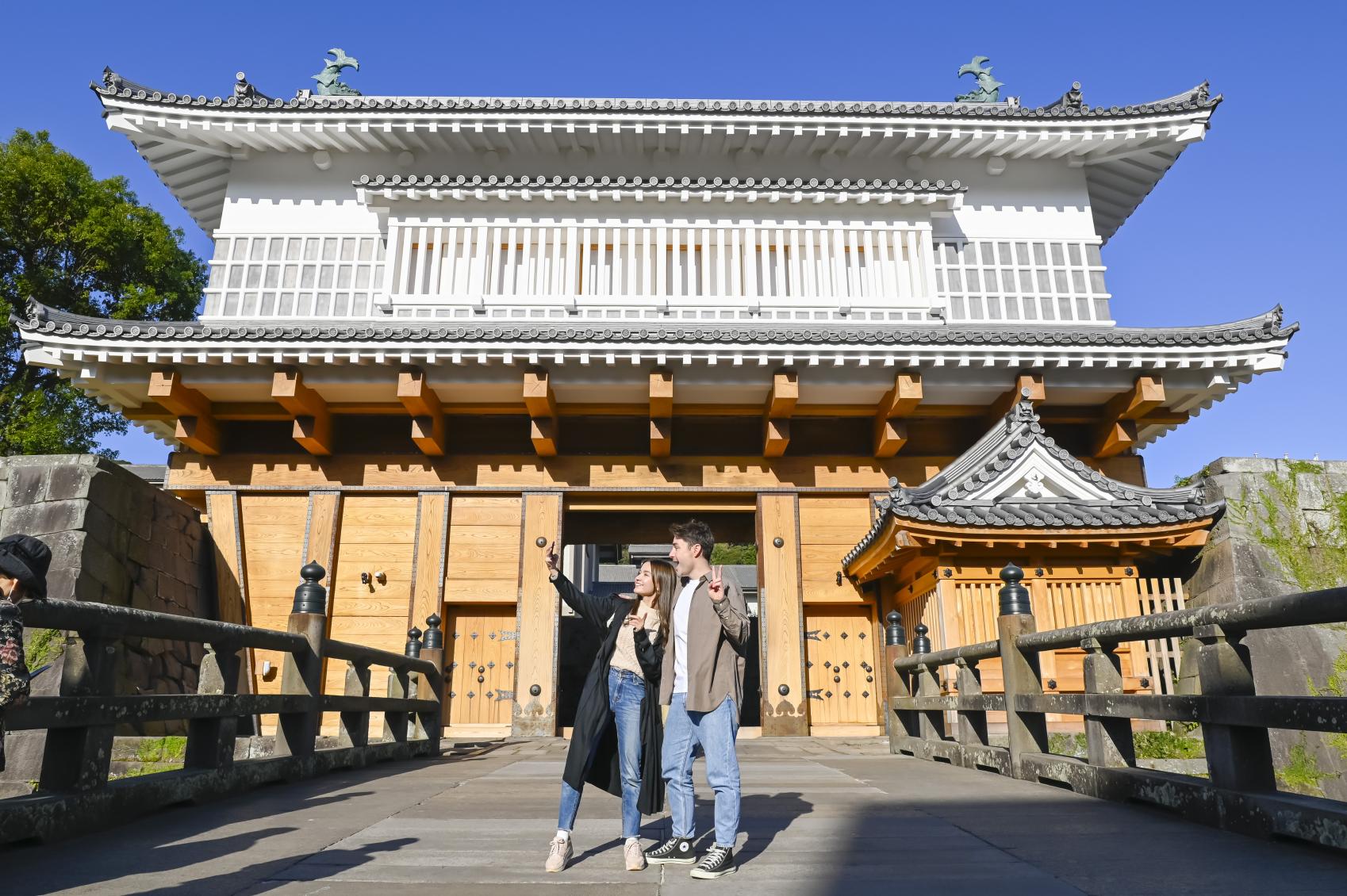 Tsurumaru Castle Ruins(Goromon Gate)-1