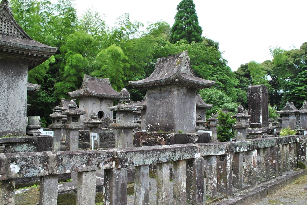 宗功寺墓石群・歴史資料センター-2