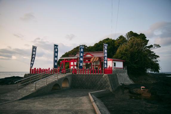 Kamafuta Shrine-0