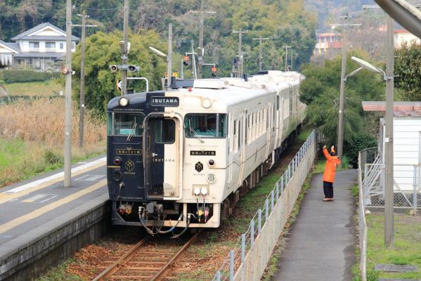 观光列车（设计与传说相结合的新式列车）「指宿玉手箱号」-6