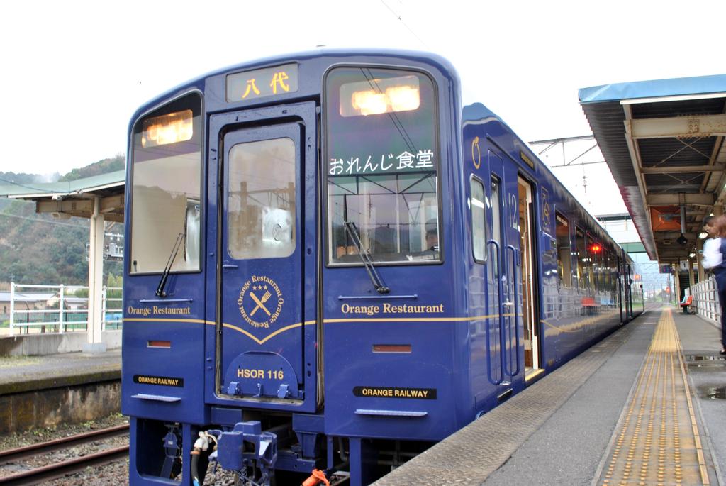 Sightseeing Train "Orange Shokudo"-2