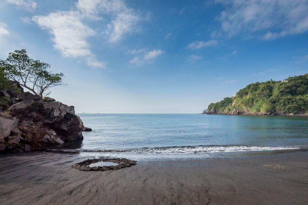 有村海岸　天然温泉掘り体験-1