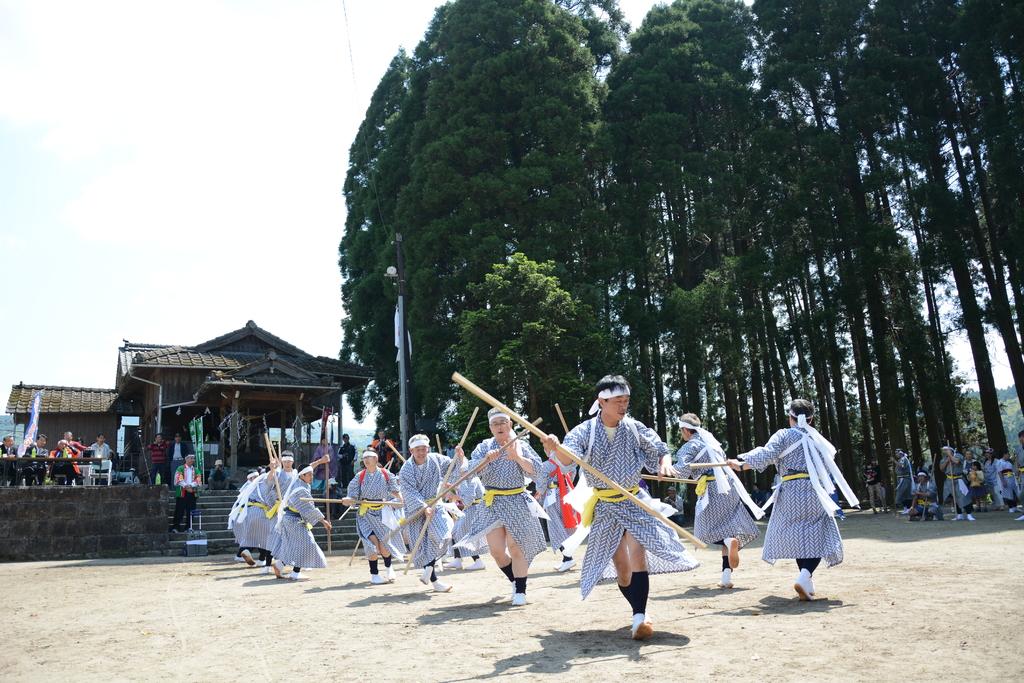 伊勢神社棒踊り-0