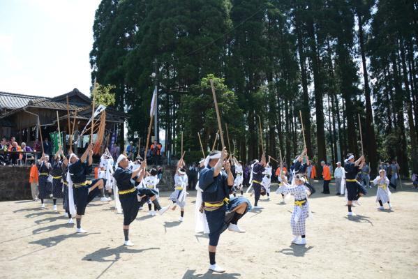 伊勢神社棒踊り-3