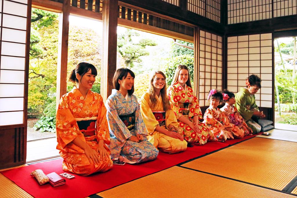 Tản bộ xung quanh Khu dinh thự samurai trong bộ kimono mà bạn có thể mang về nhà!-1