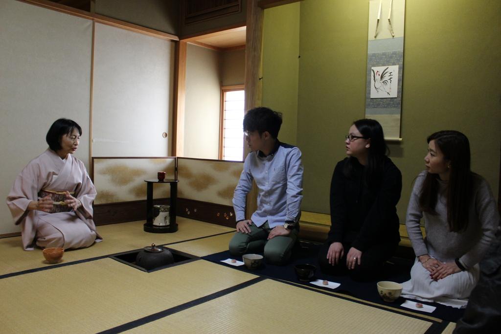 Experience tea ceremony in a traditional tea room-4