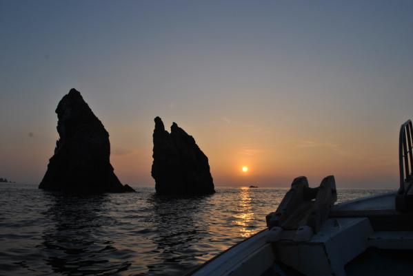 Take a sunset cruise on a local fishing boat!-1