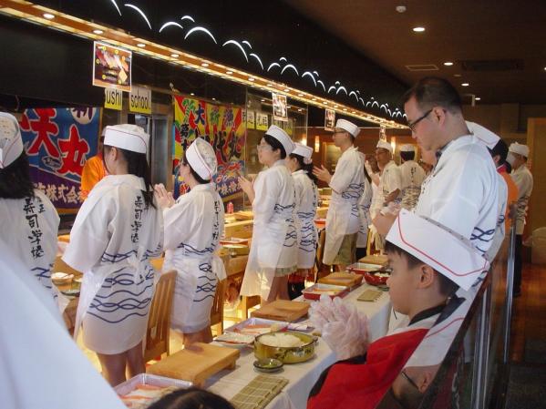 Make your own sushi! A sushi chef experience-4
