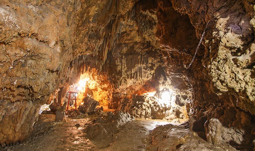 Akasaki Limestone Cave-1