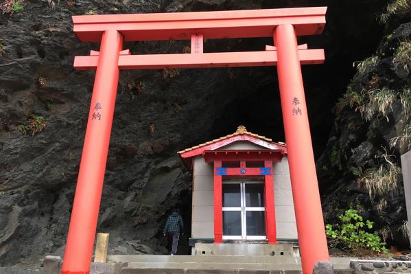 Yahazudake Shrine-0