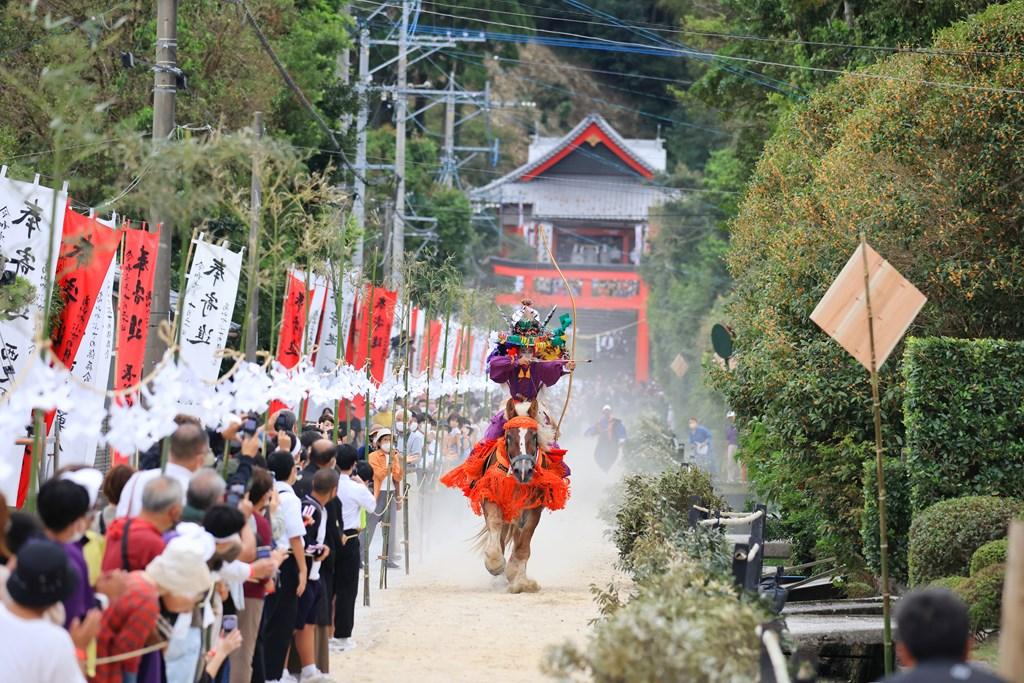 四十九所神社の流鏑馬-1