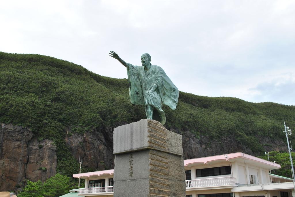 Statue of Shunkan-1