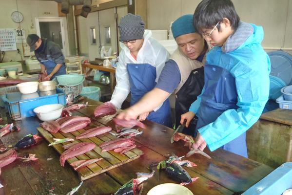 島の一本釣り漁業体験-1