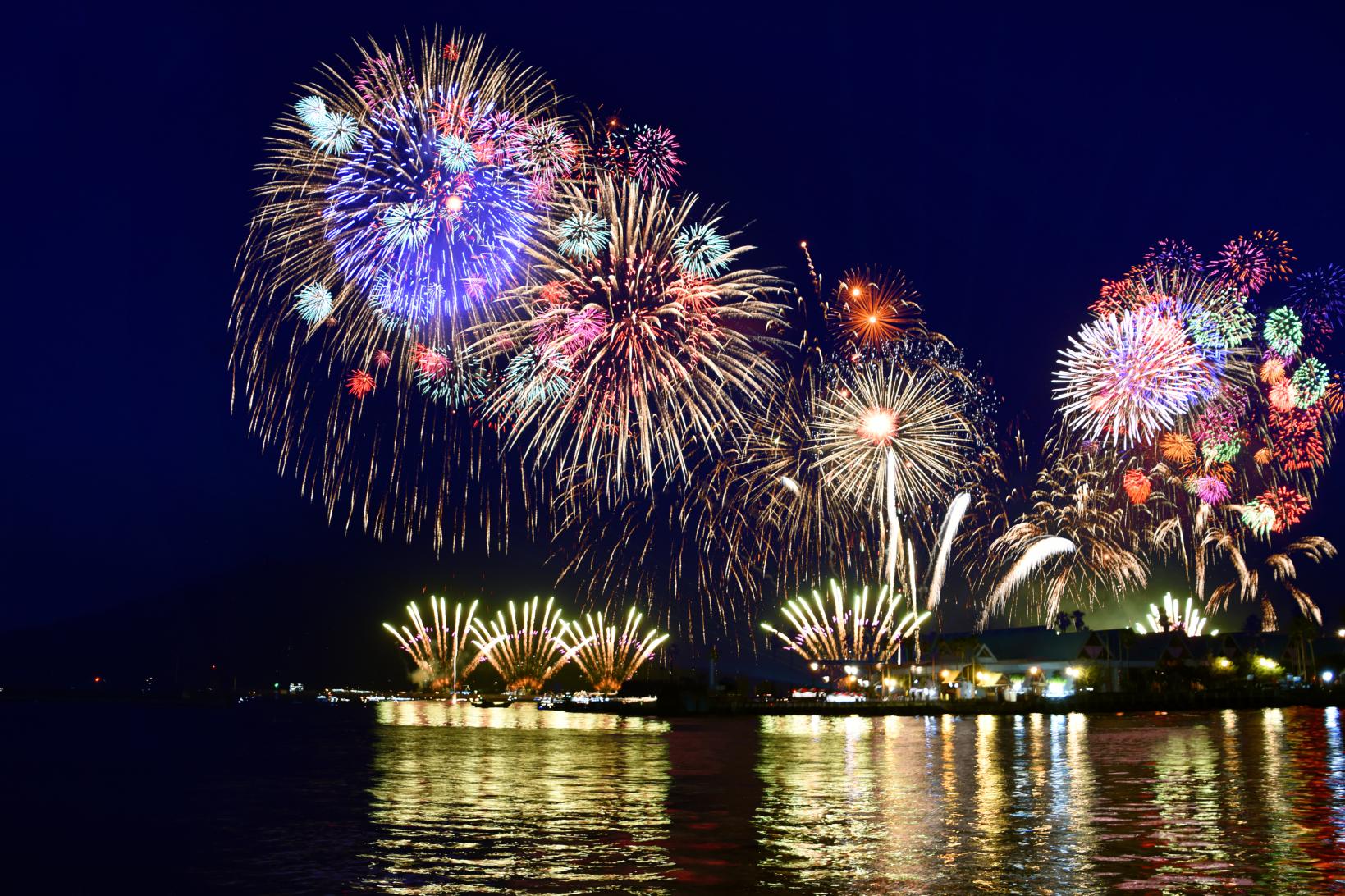 Kagoshima Kinko Bay Summer Night Fireworks Display-9