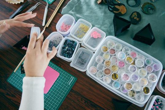 【伝統工芸・モノづくり】職人とつくる螺鈿アクセサリー・箸制作-3