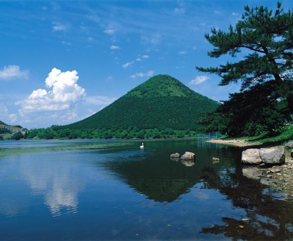 Lake Imuta in the early summer / 初夏の藺牟田池