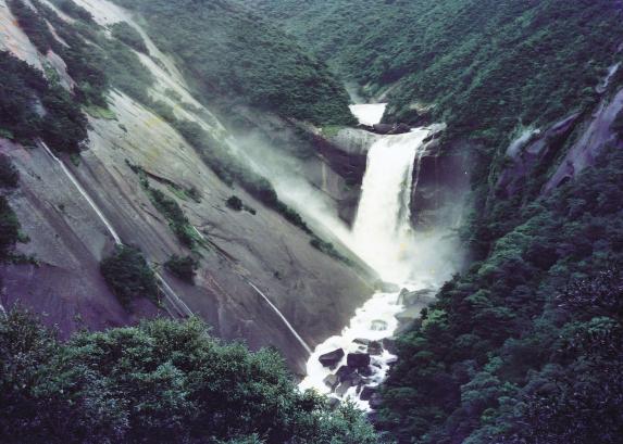 Senpiro Falls / 千尋の滝1