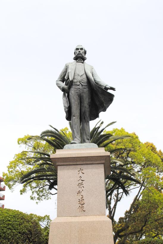 Bronze Statue of Toshimichi Okubo / 大久保利通銅像2