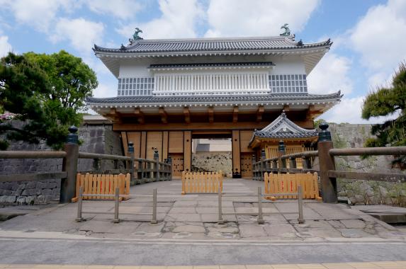 Goromon Gate (Tsurumaru Castle Ruins) / 鶴丸城御楼門①
